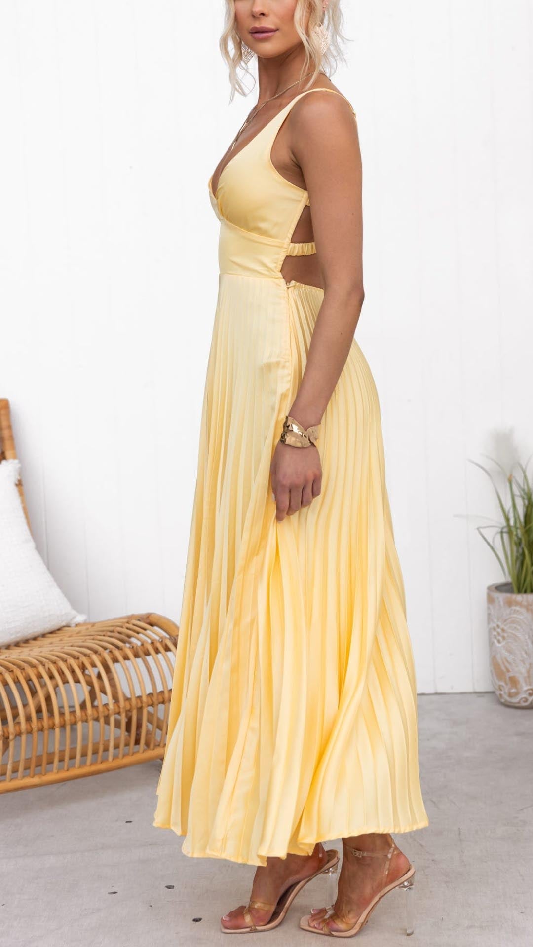 Naomi | Elegáns, derékban összeszűkített party ruha
