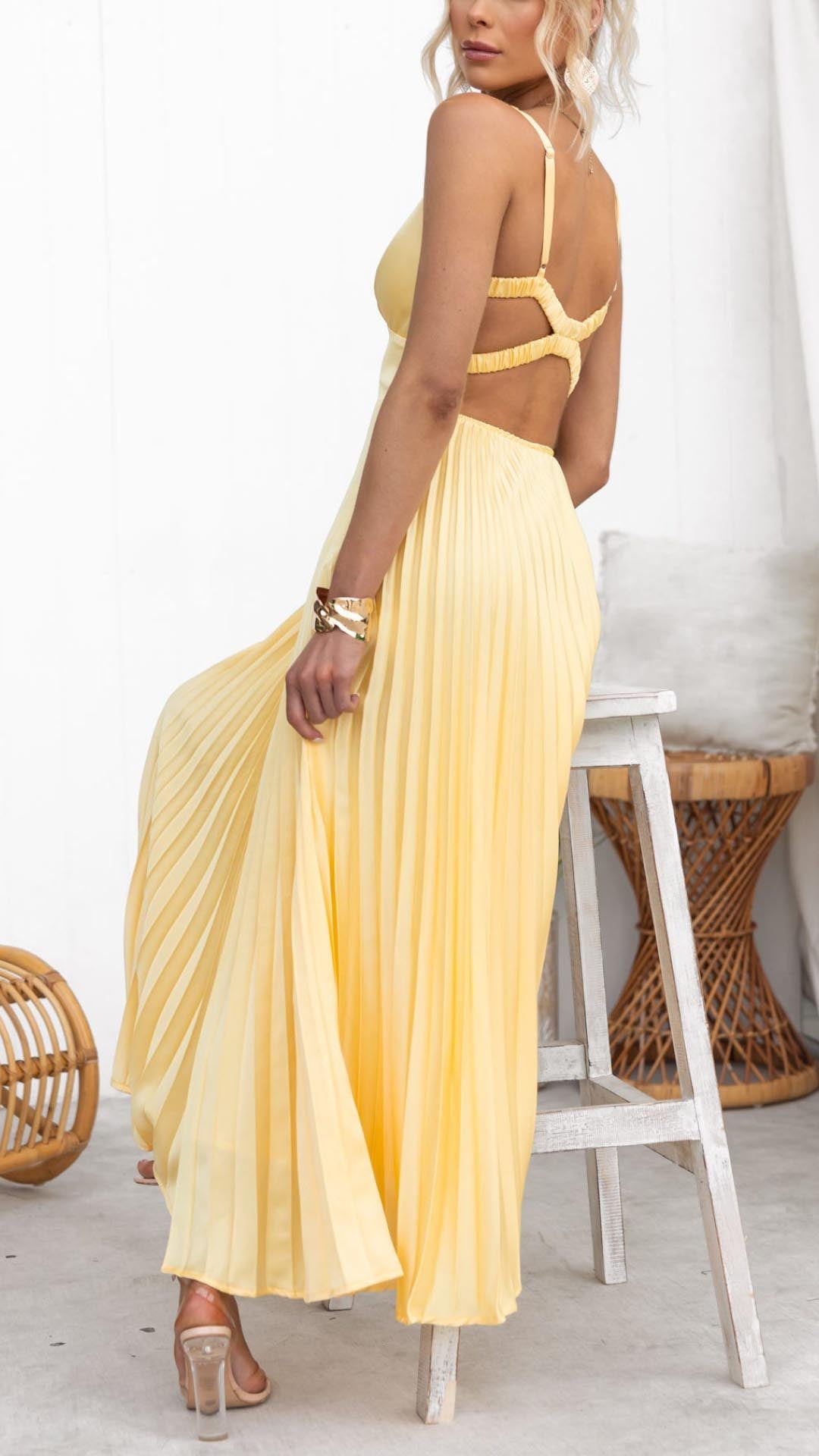 Naomi | Elegáns, derékban összeszűkített party ruha