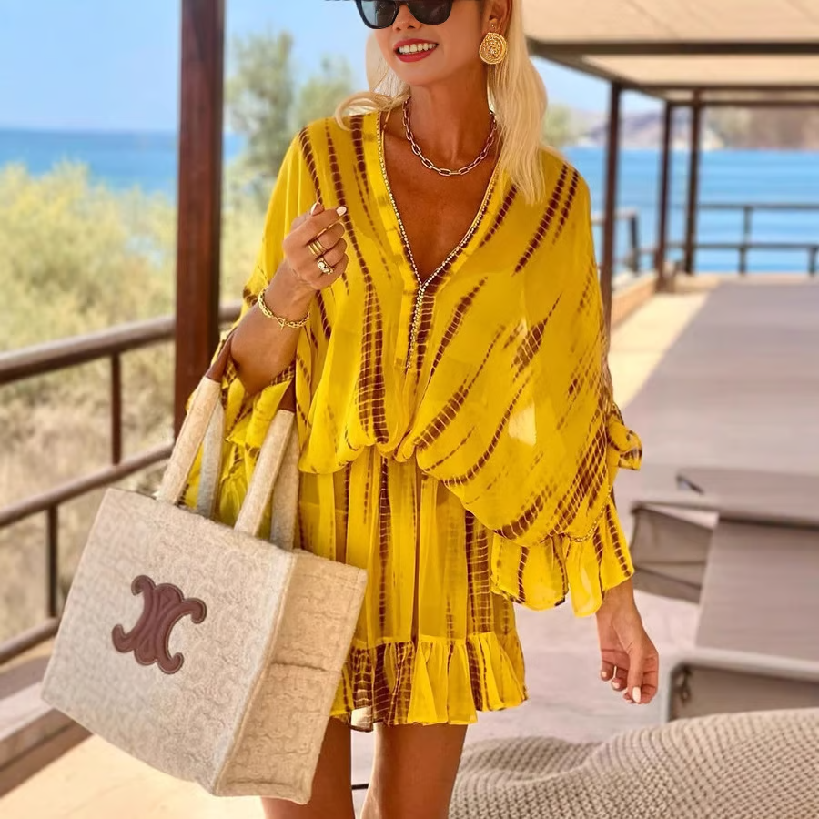 Adalyn | Elegáns, V-nyakú, magas derekú mini ruha